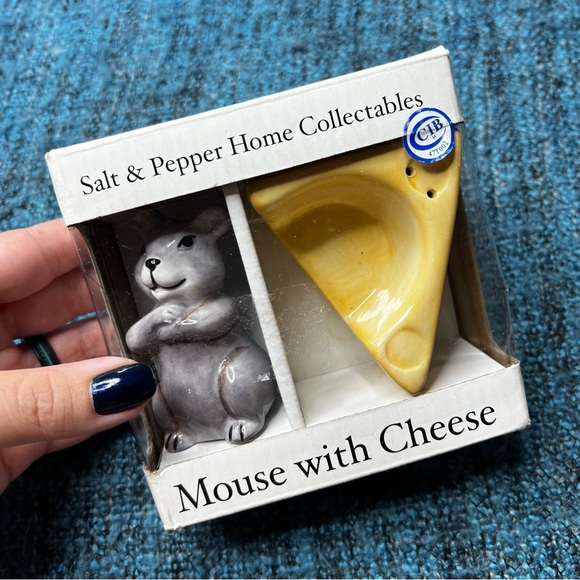 Vintage Salt and Pepper Home Collectables Mouse and Cheese Home Essentials - Picture 3 of 10